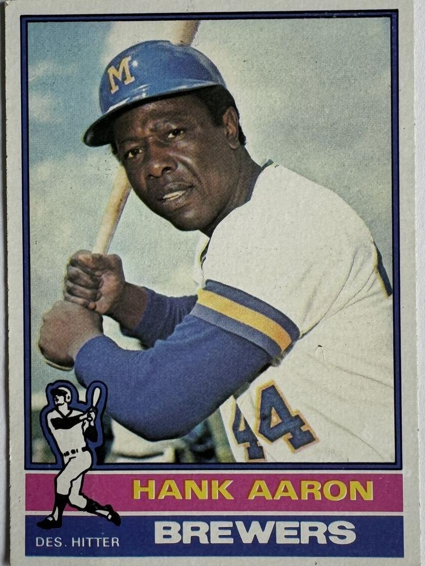 1976 Topps #550 Hank Aaron front