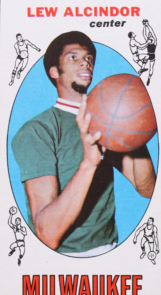 1969 Topps #25 Kareem Abdul-Jabbar front
