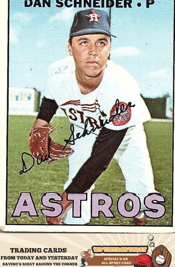 1967 Topps Dan Schneider #543 card