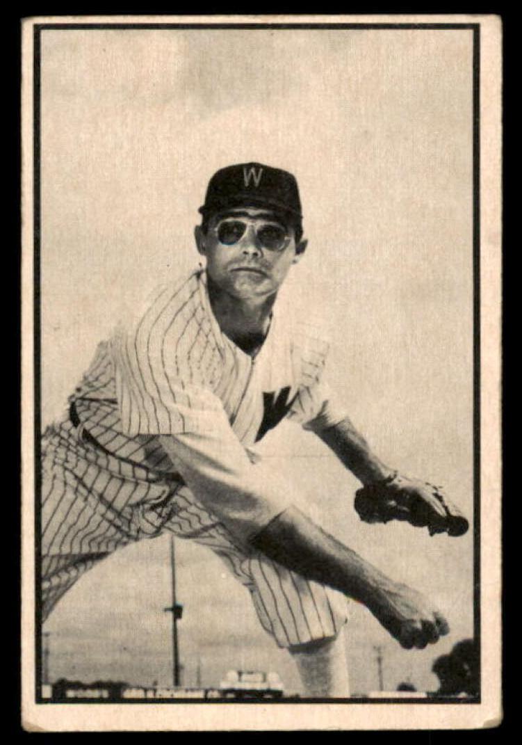 1953 Bowman Black and White Walt Masterson #9 card