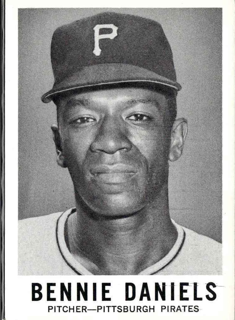 1960 Bennie Daniels #7
