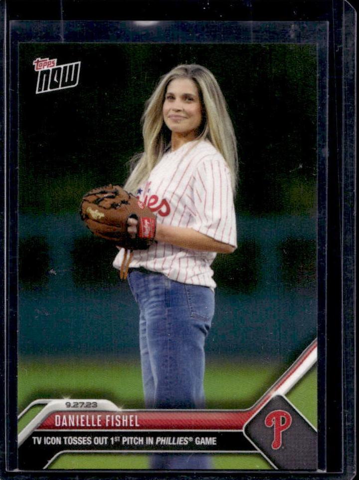 2023 Danielle Fishel #931