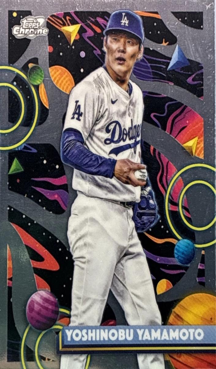 Yoshinobu Yamamoto 2025 Cosmic Chrome card