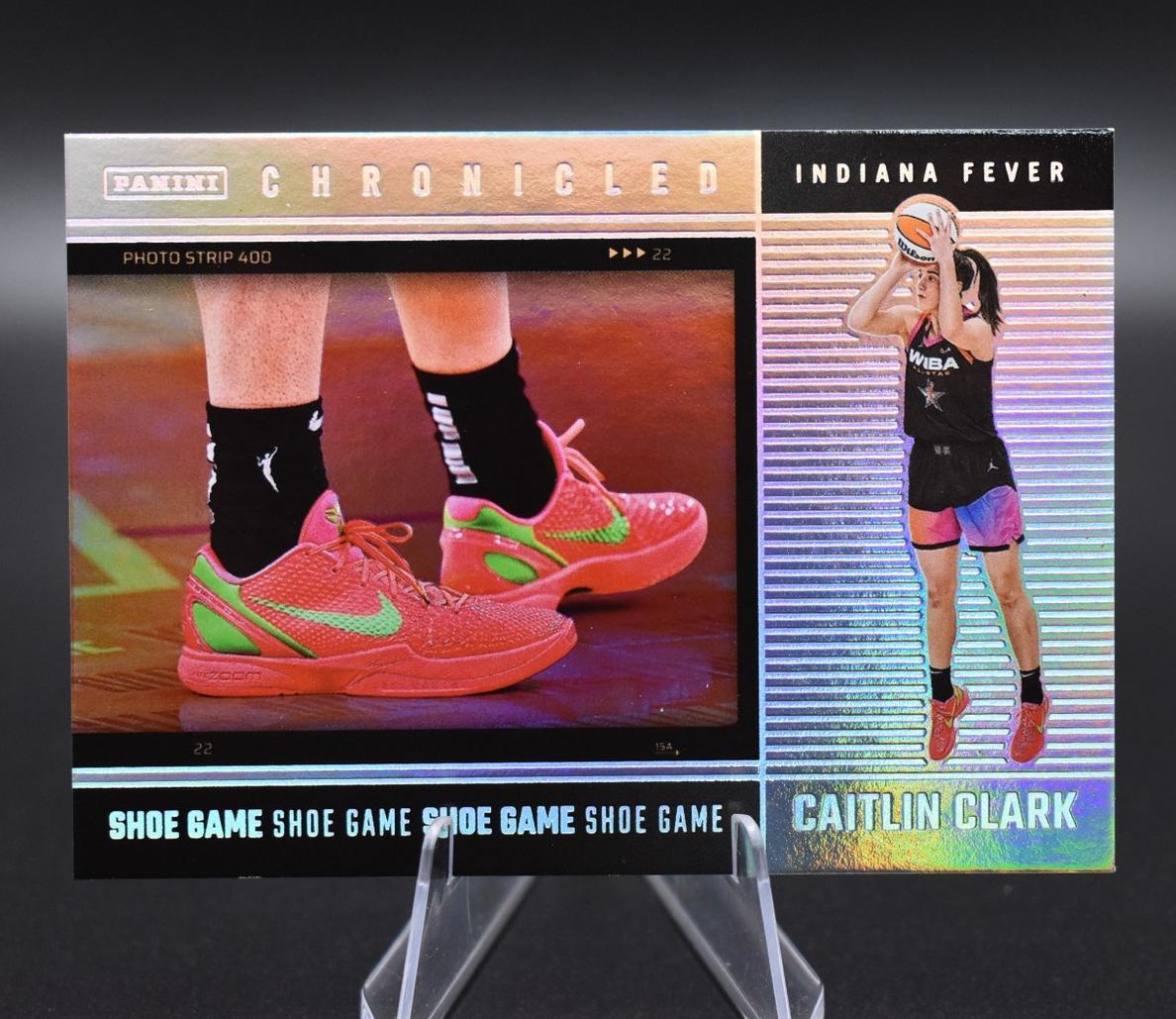 2025 Caitlin Clark [Holo] #77
