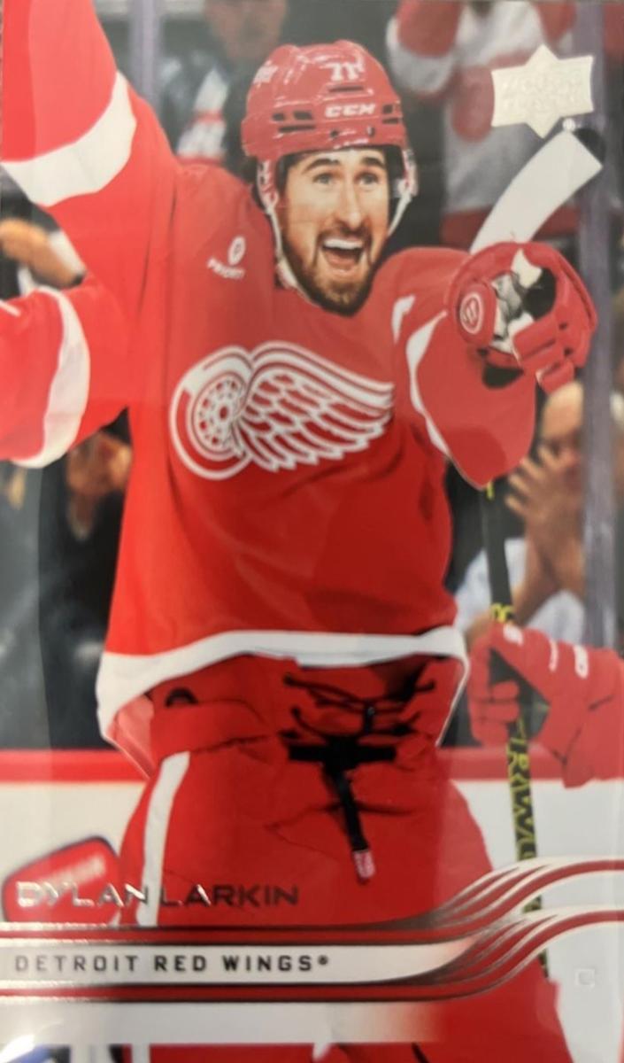 2025 Upper Deck Dylan Larkin #62 card