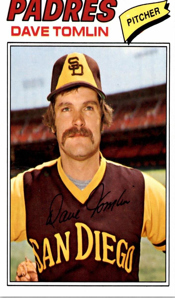 1977 Topps Dave Tomlin #241 card
