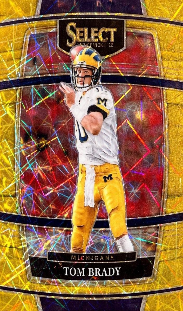 2022 Tom Brady [Gold Lazer] #32