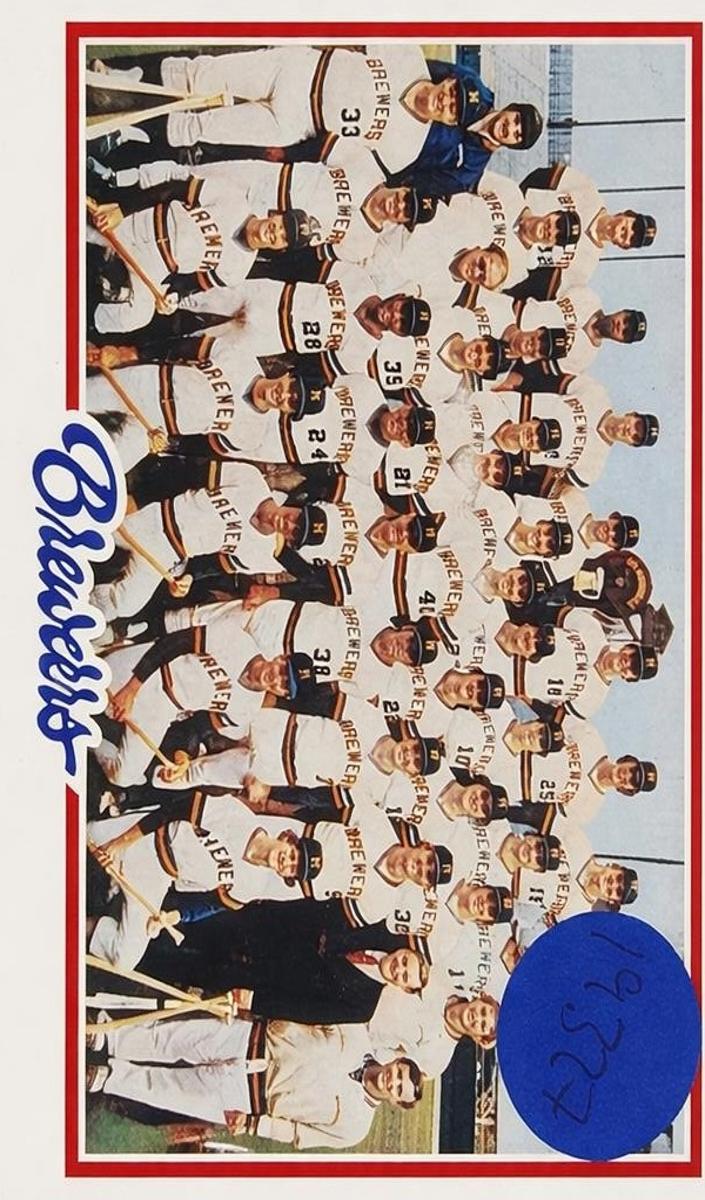 1978 Topps Brewers Team #328 card