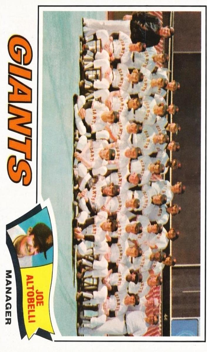 1977 Topps Giants Team #211 card