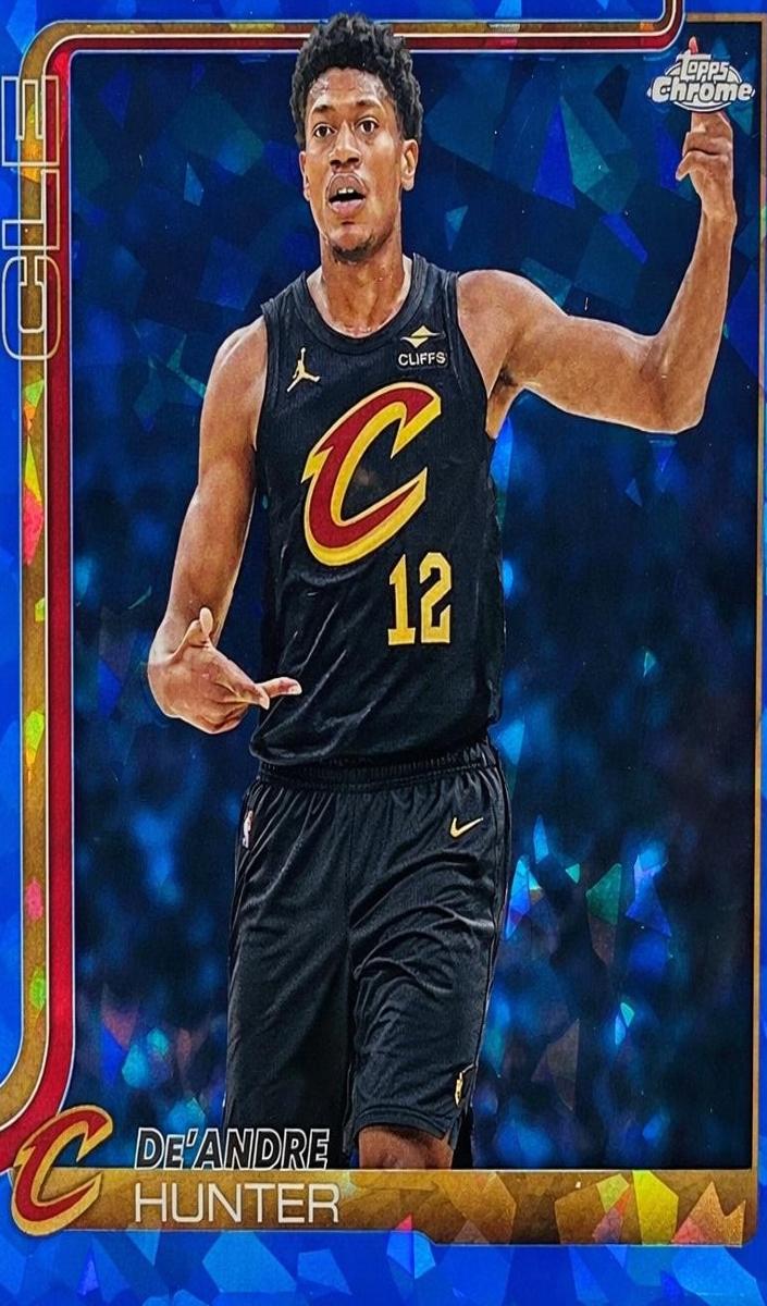 2025 Topps Chrome Sapphire De'Andre Hunter #73 card