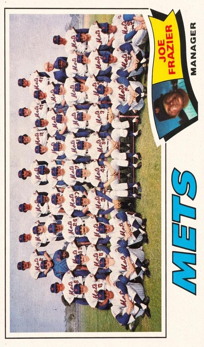 1977 Topps Mets Team #259 card