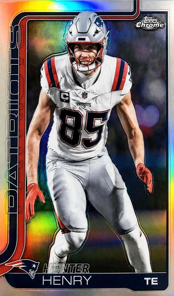 Hunter Henry 2025 Topps Chrome Football card