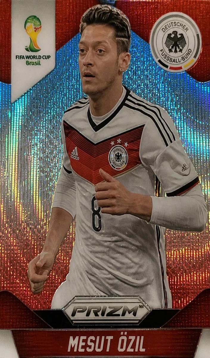 2014 Mesut Ozil [Blue and Red Wave] #88