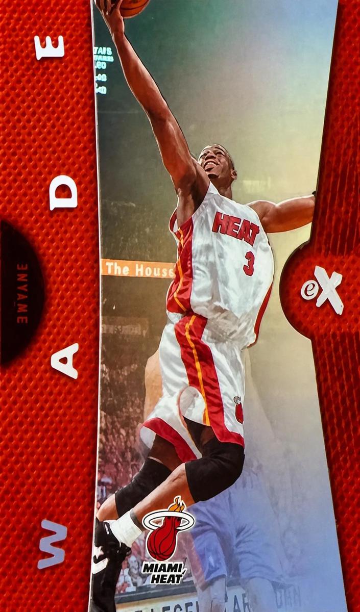 2006 Dwyane Wade [Essential Credentials Now] #21