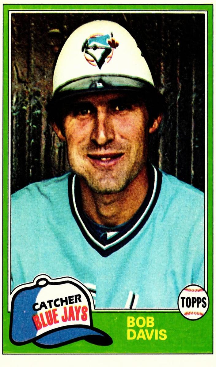 1981 Topps Bob Davis #221 card