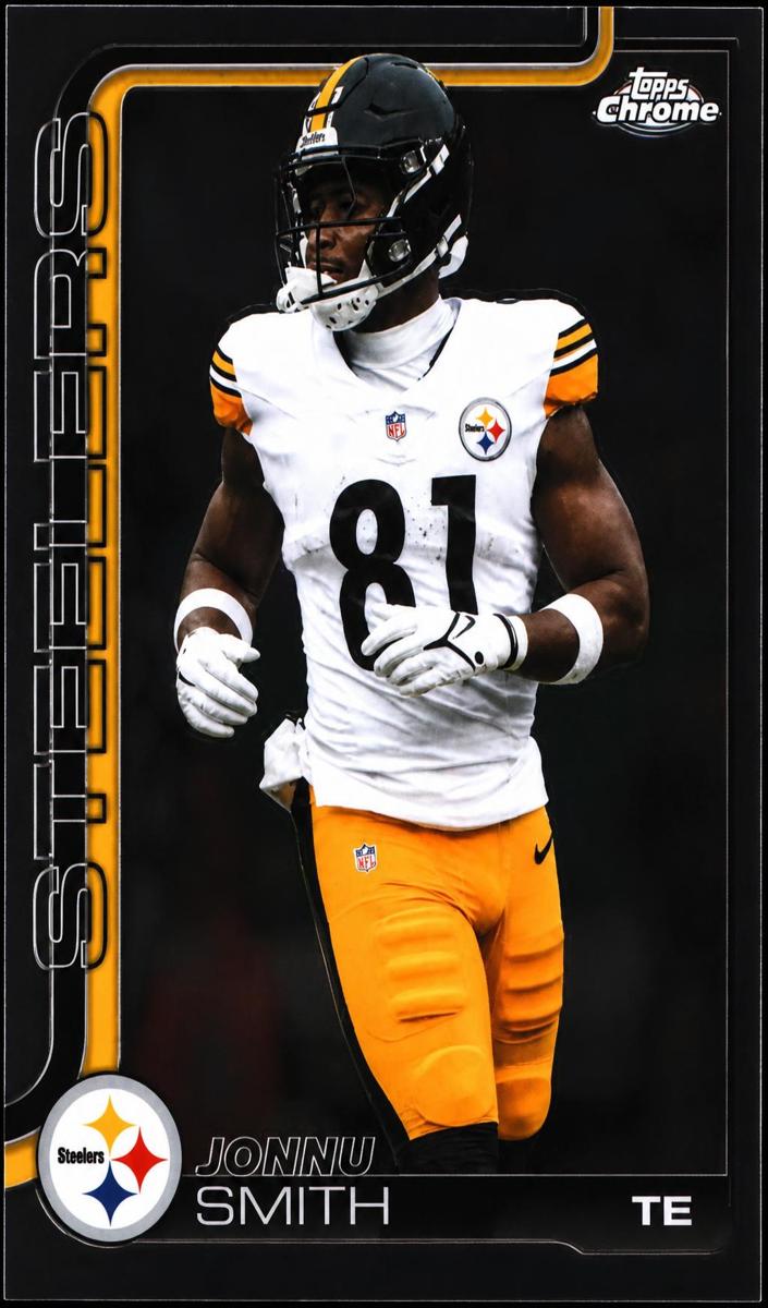 Jonnu Smith 2025 Topps Chrome Football card