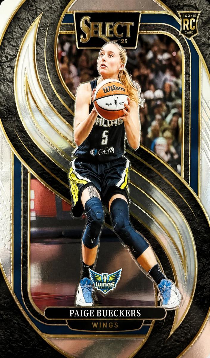 Paige Bueckers 2025 Select WNBA card
