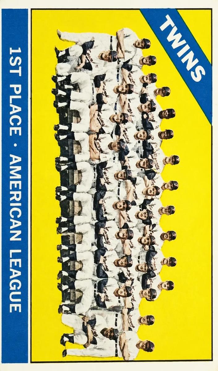 1966 Topps Twins Team #526 card