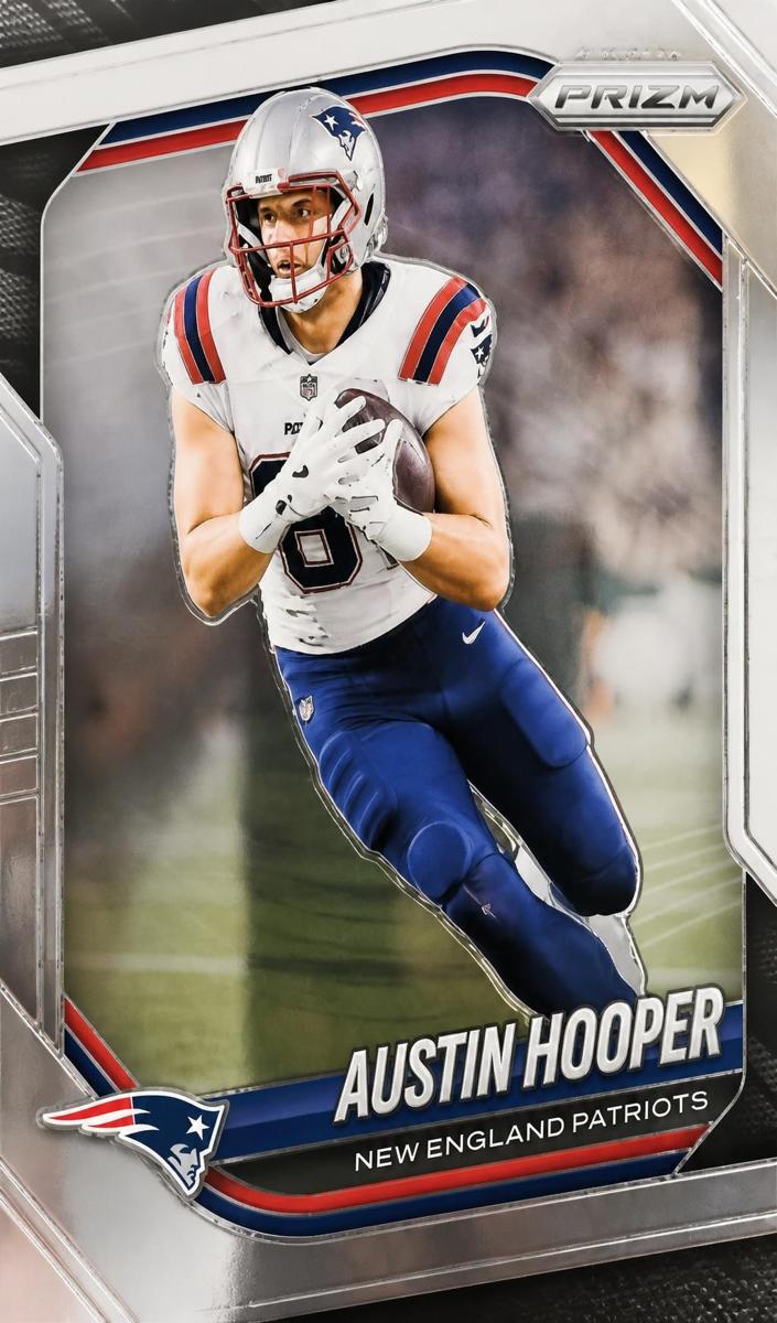 Austin Hooper 2025 Prizm Football card