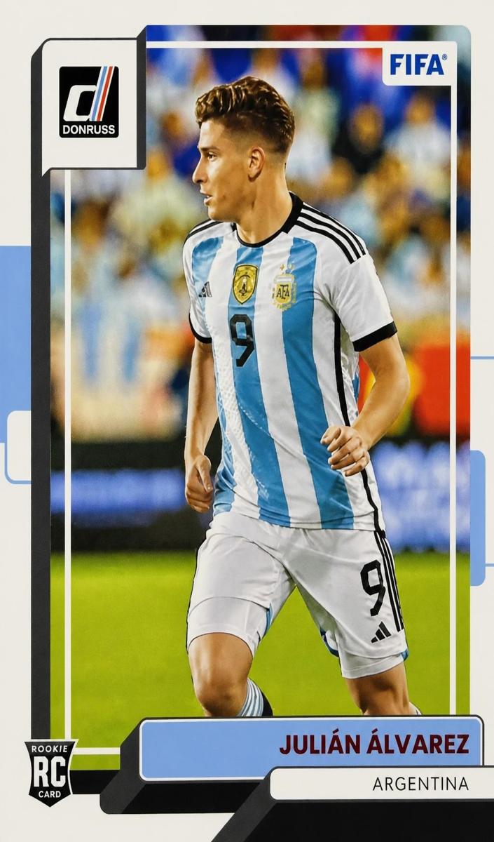 2022 Panini Donruss Julian Alvarez #8 card