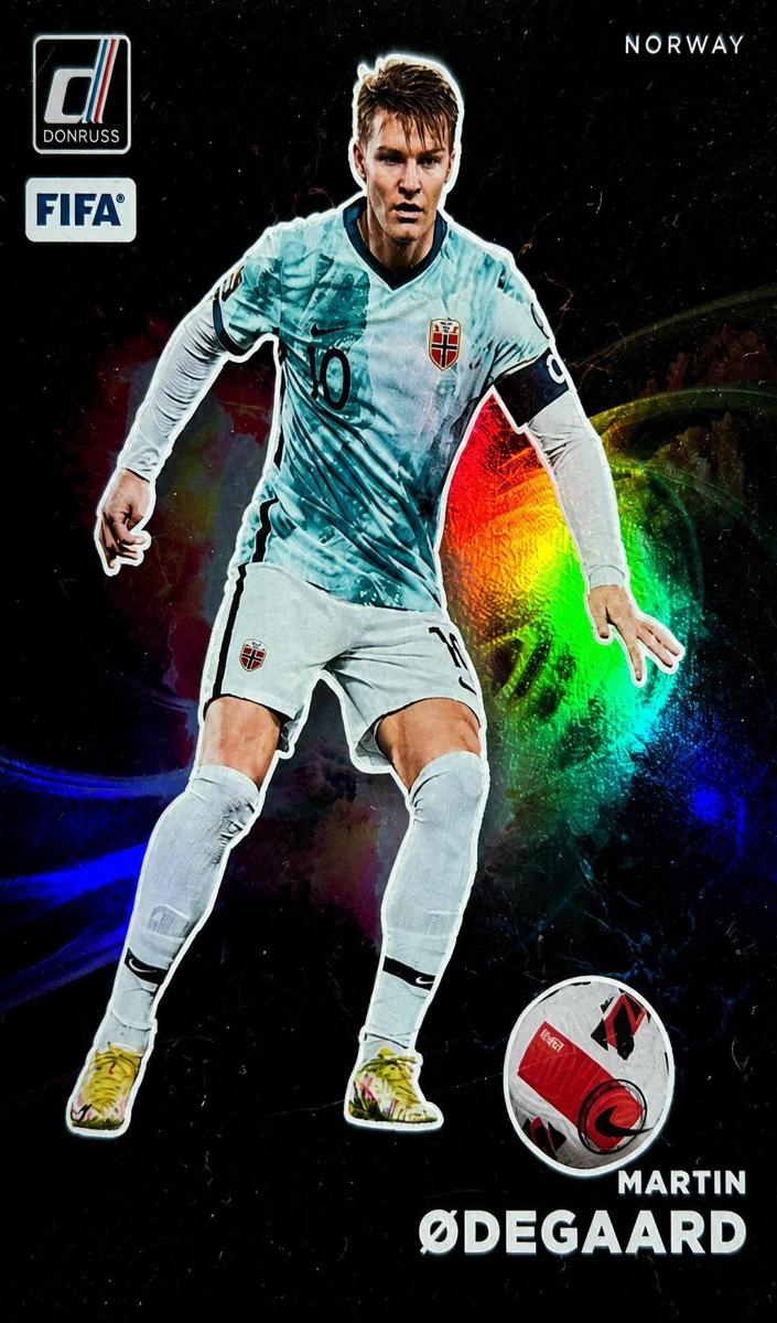 2022 Panini Donruss Martin Odegaard #16 card