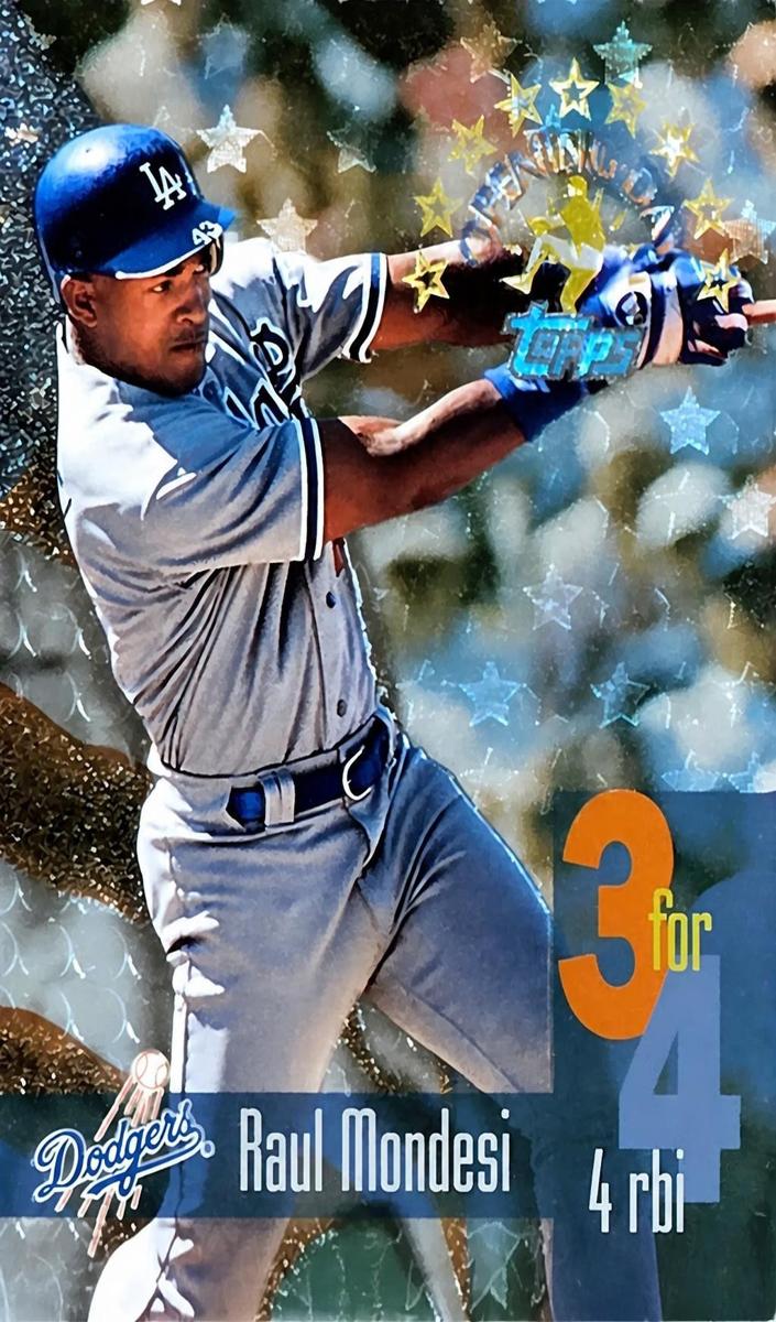 1995 Topps Raul Mondesi #7 card