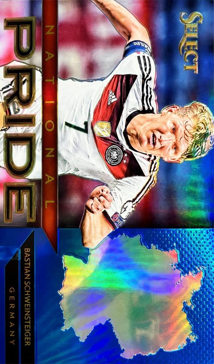 2015 Panini Select Bastian Schweinsteiger [Purple] #19 card