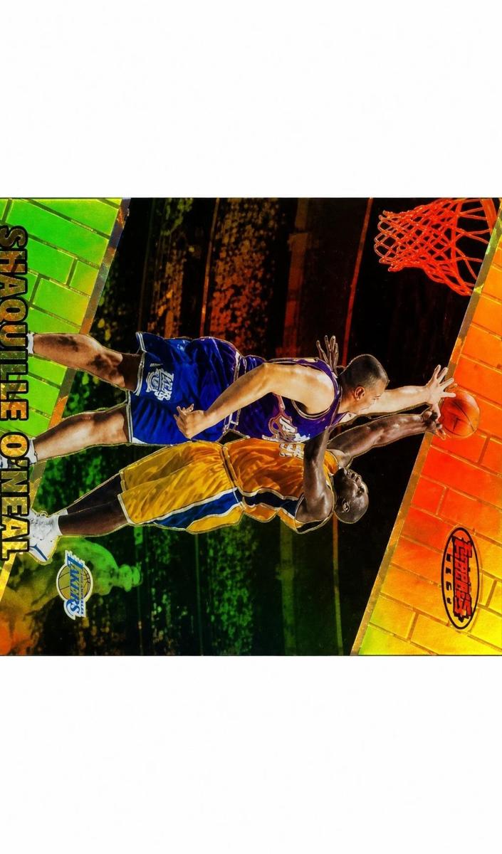 1999 Bowman's Best Shaquille O'Neal [Atomic Refractor] #17 card