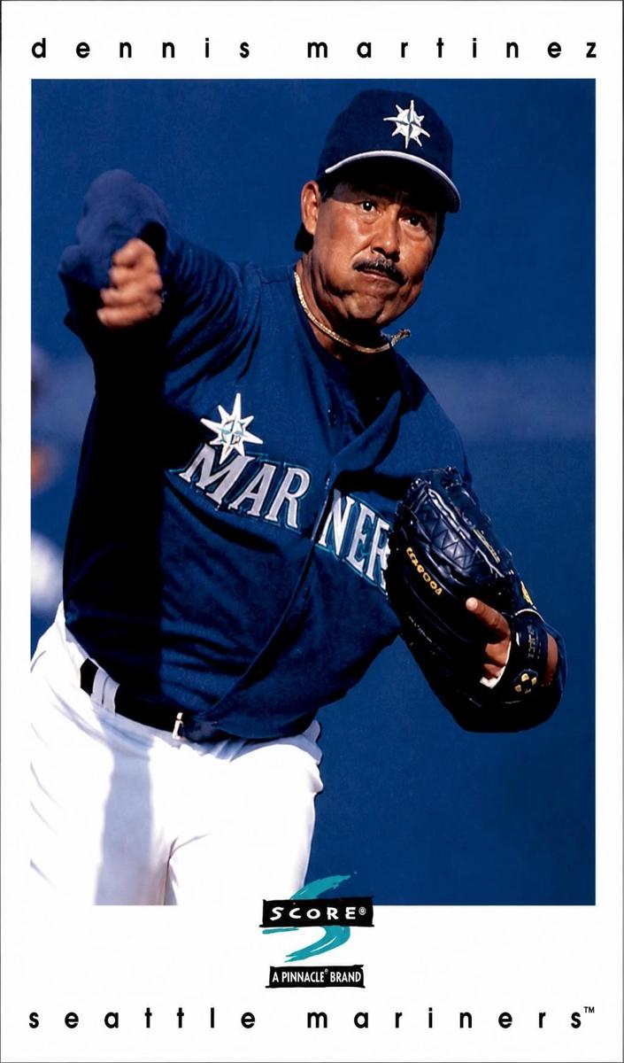 1997 Score Dennis Martinez #345 card