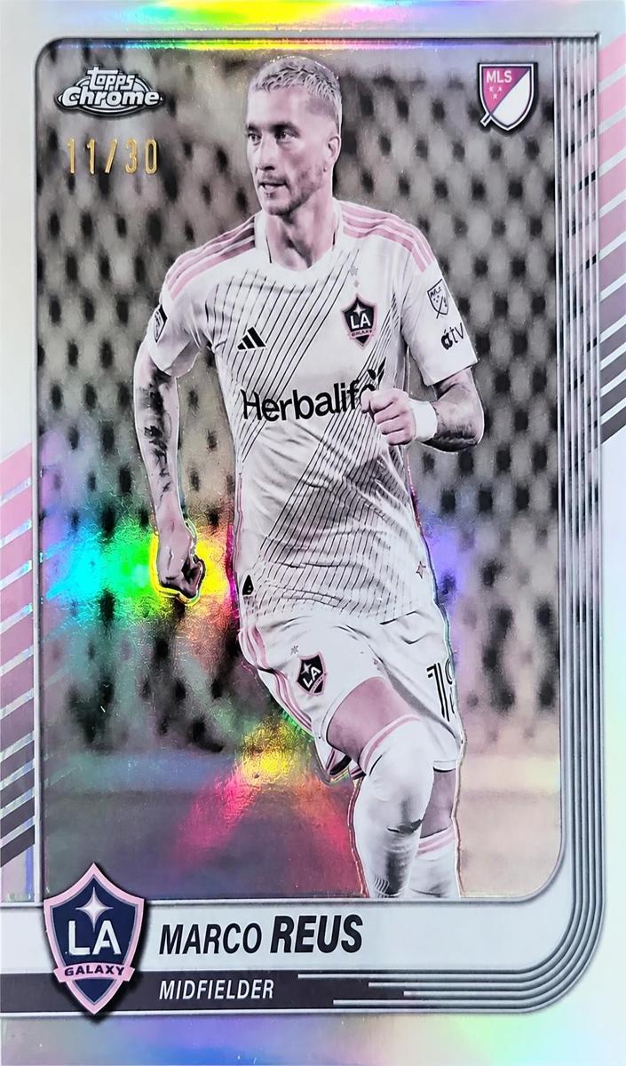 2025 Marco Reus [Pearl Refractor] #11