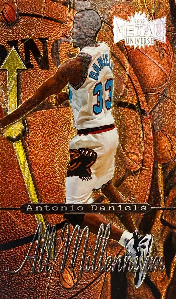 1997 Metal Universe Championship Antonio Daniels #17 card